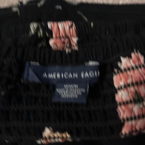 American eagle medium black floral crop top button front lightweight - Picture 3 of 3